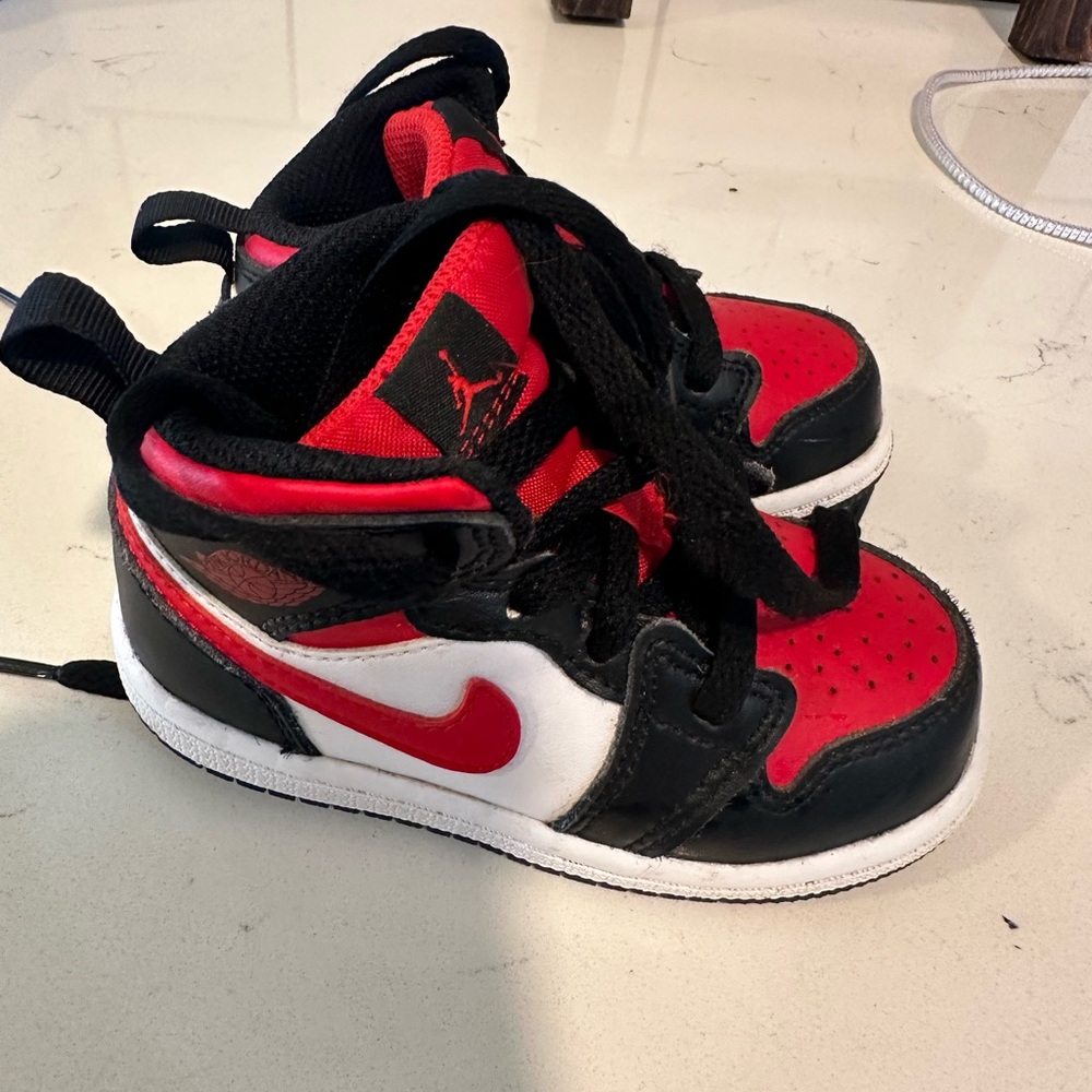 Nike Air Jordan 1